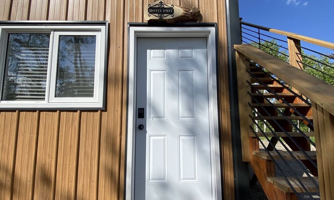 Mountain View Apartamento | Payne Lake Wilderness Huts - Hotel Unit