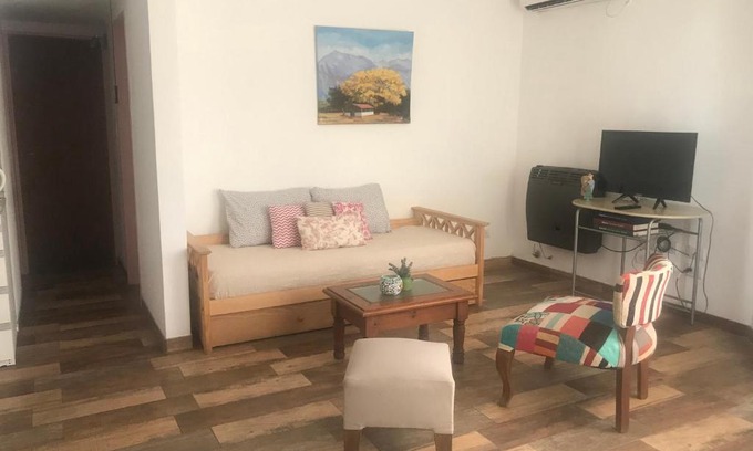 San Antonio de Areco Casa | PAZ EN LA CIUDAD, en el centro, con WIFI y cochera privada