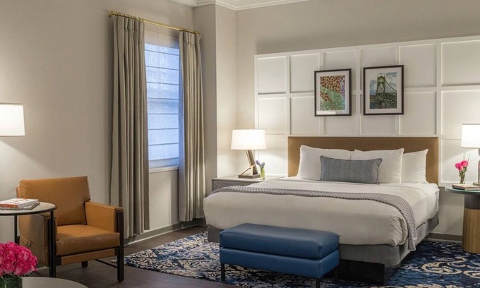 Downtown Portland Hotel | PDX Cultural Suite: 2 Units with Stunning Views, Minutes to Museums & Gardens
