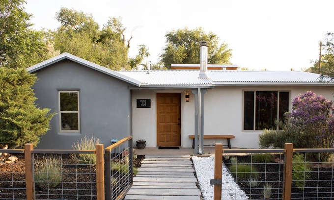 Alamedan Valley Casa | Peaceful North Valley Gem
