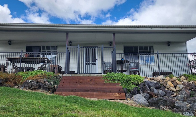 Drake Casa | Peace and tranquility hidden on the eastern edge of the New England NSW.