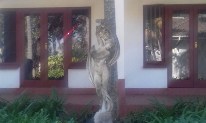 Pietermaritzburg Apartamento | Peace full and pRica tell located with a lovely Garden fully furnished Apartment
