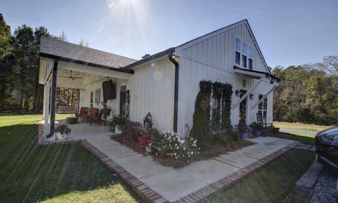 Hernando Casa | Peace of Heaven on a Hill