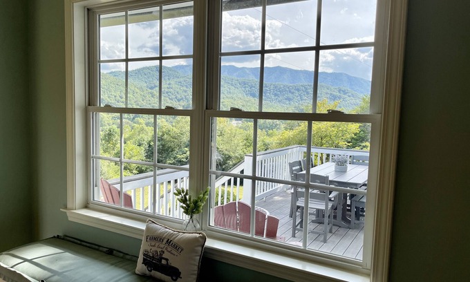 Townsend Casa | Peace Of Paradise 2 Bedroom Home by RedAwning