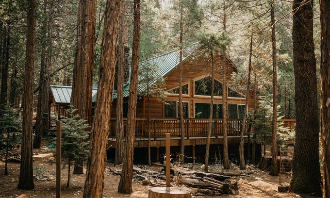 North Wawona Casa | Peace of Mine - Cabin inside Yosemite! - Dog Friendly!