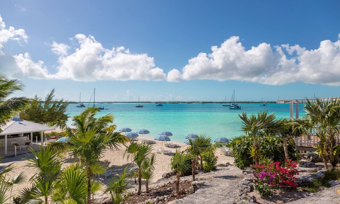 George Town Hotel | Peace & Plenty Island Cottages