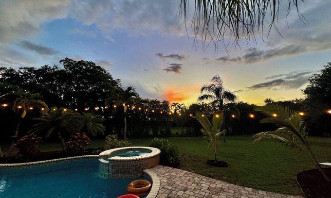 Palm Beach Country Estates Apartamento | Peaceful 1 bdrm ensuite w/pool & private entrance in sunny Palm Beach Gardens