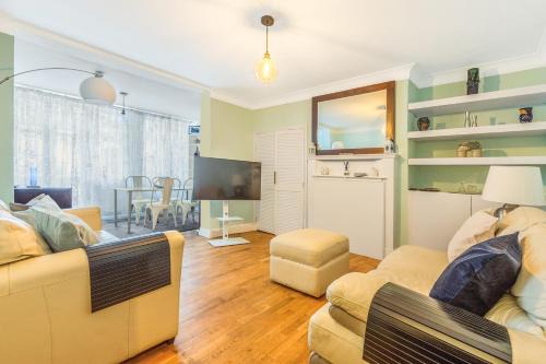 Dudden Hill Casa | Peaceful 1BR flat, 3min Tube, NW, close to Wembley