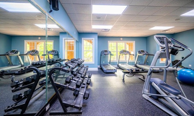 Wendover - Sedgewood Apartamento | Peaceful 1BR with Patio and Gym