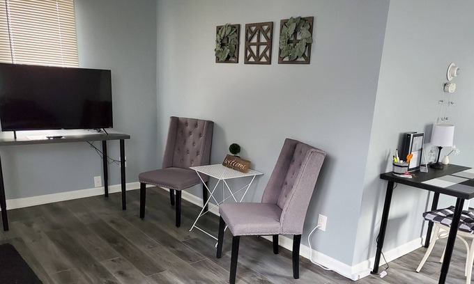 Ypsilanti Casa | Peaceful 2 Bedroom Residence - Ypsi/AnnArbor