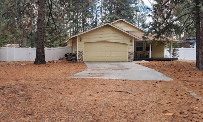 Deschutes River Woods Casa | Peaceful 3-bedroom house in the country with WiFi in Bend