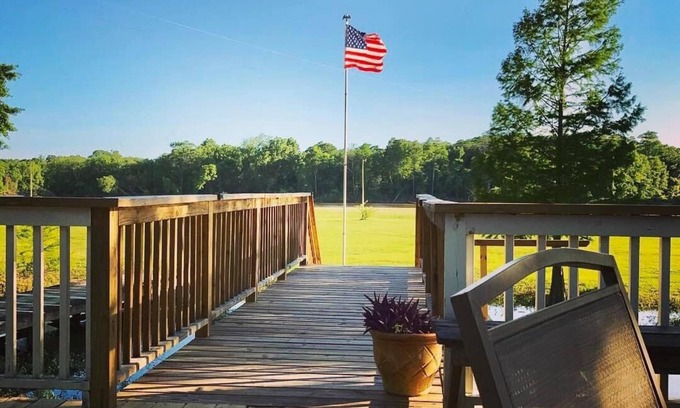 Vancleave Casa | Peaceful 3-bedroom river camp on the Pascagoula River with Private sandbar!
