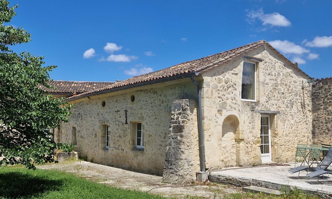 Saint-Andre-de-Cubzac Casa | 3 ESTRELLAS casa de campo totalmente renovado, situado en el corazón de un viñedo