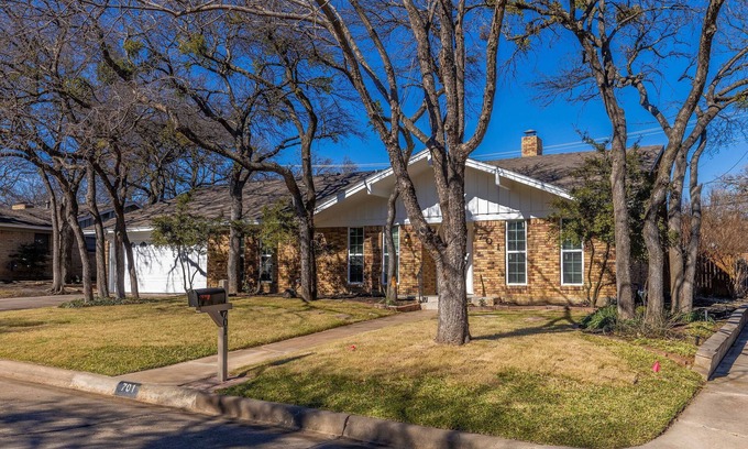 Bedford Casa | Peaceful 3BR Home Cowboy Stdm, Globe Life, Airport