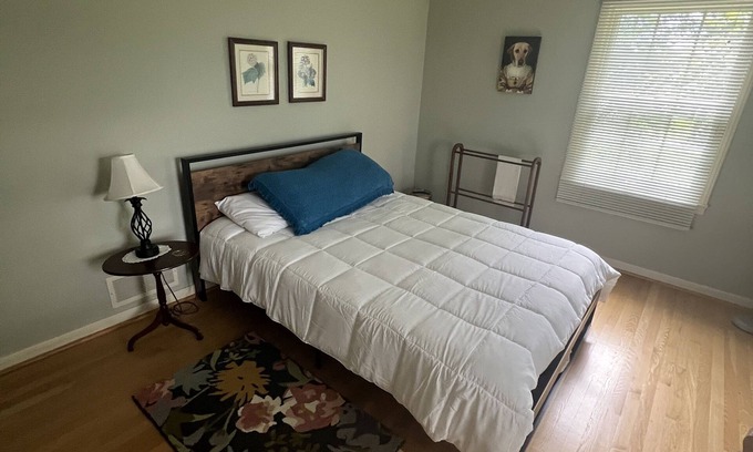 Christiansburg Casa | Peaceful 4 Bedroom. Beautiful views. River Access.