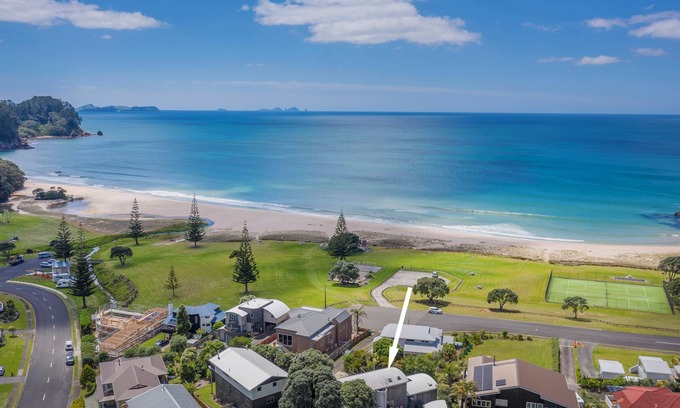Onemana Casa | Peaceful 4BR Home with Spa Near Whangamata
