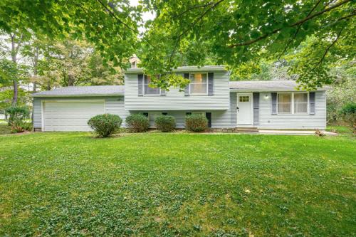 Allegany Casa | Peaceful Allegany Home, Walk to SBU!