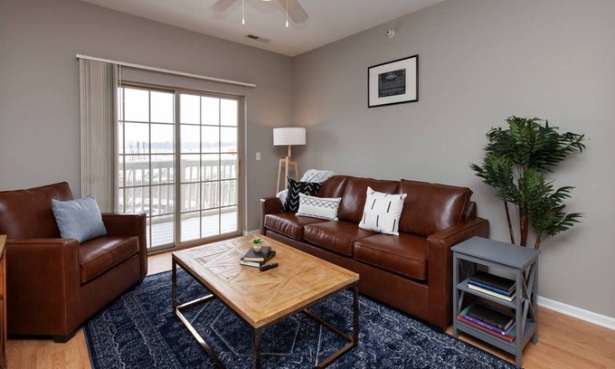 Ames Apartamento | Iowa State University Flat + Gym + Pool