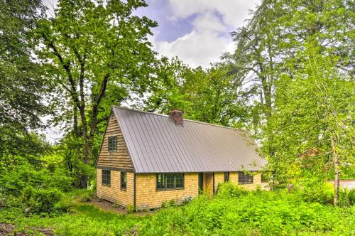 Carver Casa | Peaceful and Elegant Cottage with Riverside View