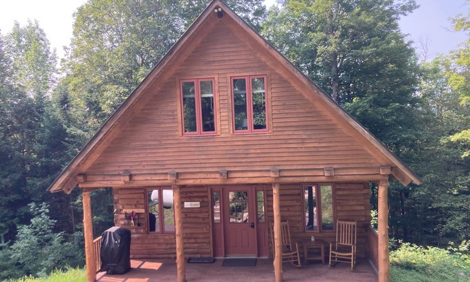 Waterford Cabina | Peaceful and Private Cabin near charming Saint Johnsbury Vermont