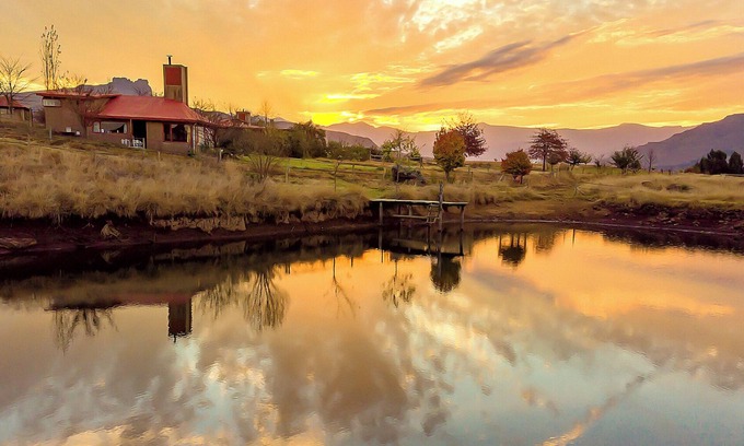 Kwa Sani Cabaña | Peaceful and Private country cottage with expansive berg views