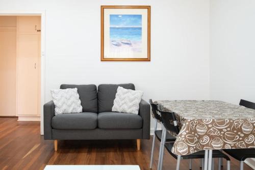 Glenelg North Apartamento | Peaceful at the Pat - Free wine