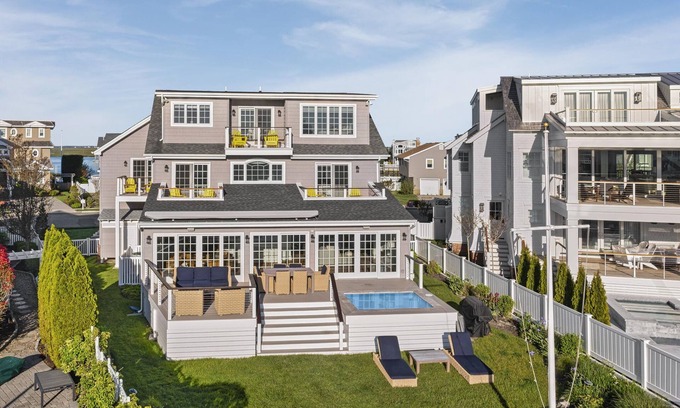 Avalon Casa | Peaceful Avalon Bayfront Home