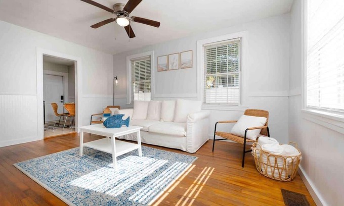 Neptune Beach Condominio | Peaceful beach condo - just steps to the beach!