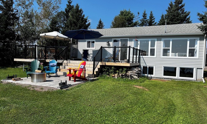 Malagash Casa | Peaceful beachfront Harrington Hideout close to 4 golf courses and Ski Wentworth