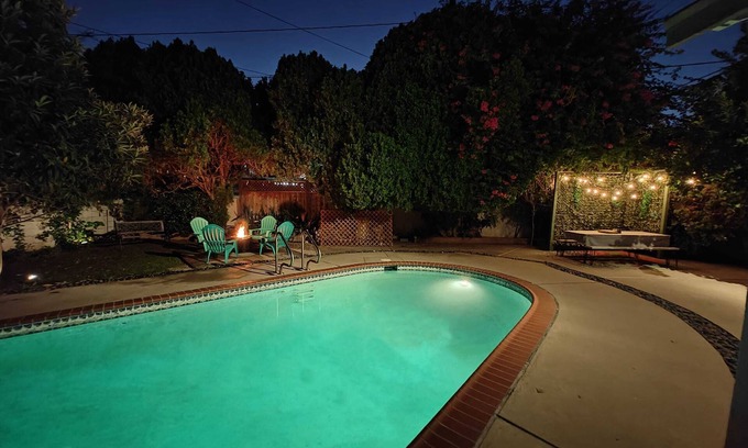 Winnetka Casa | *Peaceful & Beautiful! Pool, Firepit, BBQ, Central