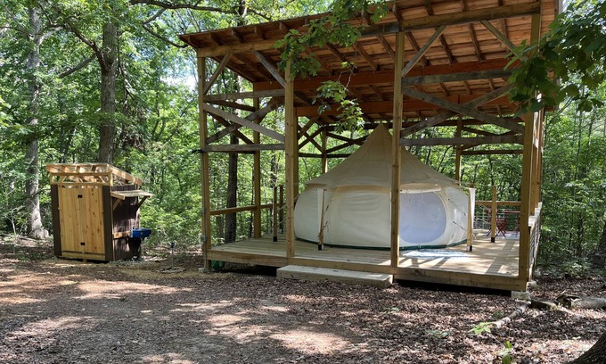 Landrum Alquiler De RV | Peaceful Belle Tent on 32 acre private farm 1 mile from downtown Landrum