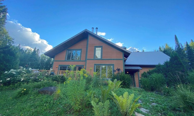Chateau-Richer Chalet De Esquí | Havre de Paix | Peaceful by the River