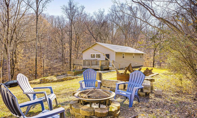 Ardmore Cabina | Peaceful Cabin at Lake Logan w/ Spacious Yard!