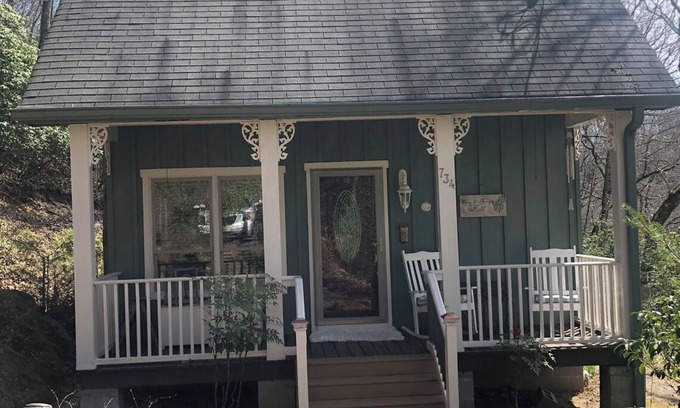 Tuckasegee Cabina | Peaceful Cabin in the Heart of the Appalachians!