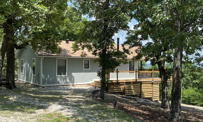 Evening Shade Cabina | Peaceful Cabin in the Woods Near Lake Tenkiller - Sleeps 6