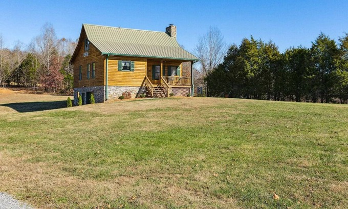 Big Rock Cabina | Peaceful Cabin Retreat on 5 acres - 25 mins from DT Clarksville