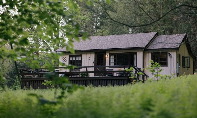 Cornwall Cabina | Peaceful Cabin with Sauna, Hot Tub & Cold Plunge