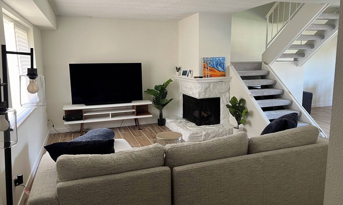 Foothills Casa | Peaceful, calming, comfortable in Lakewoods best area - 1 min. to hiking!