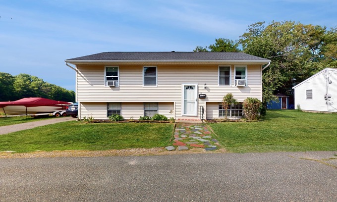 Gloucester Casa | Peaceful centrally located home: w/ yard & walking distance to town