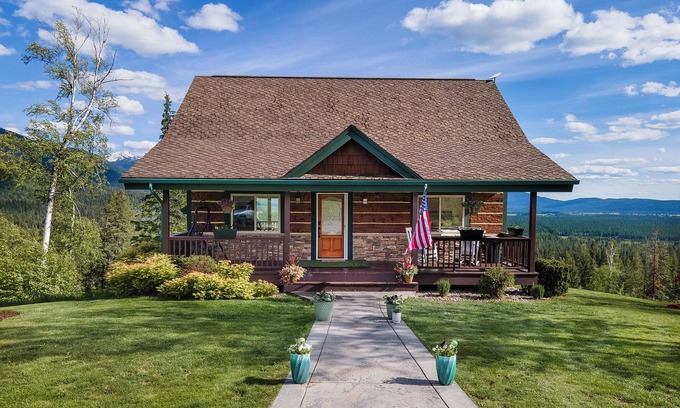 Kalispell Chalet De Esquí | Peaceful chalet, 30 min to Glacier NP, views of Flathead Valley, Heaven on Earth