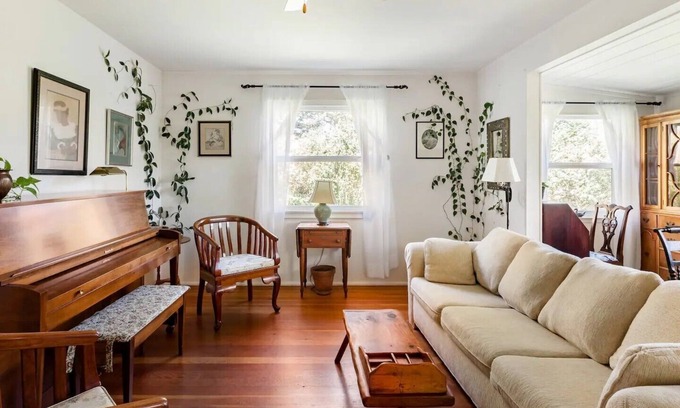 Graton Casa | Peaceful, charming, cottage in wine country. Beautiful yard!