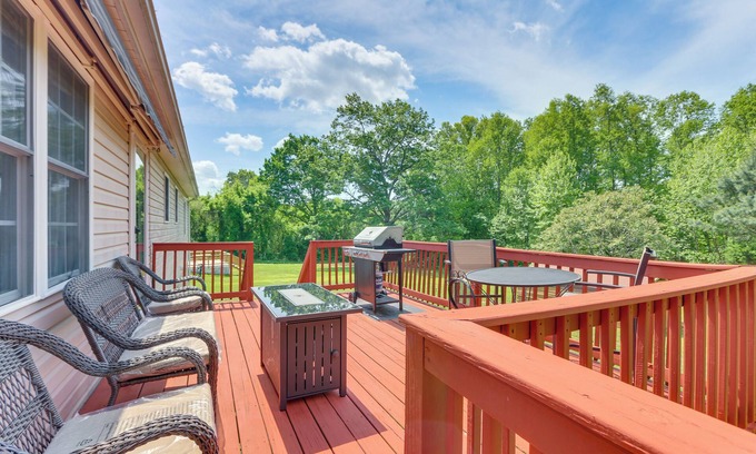 Chatham Casa | Peaceful Chatham Home w/ Grill & Deck