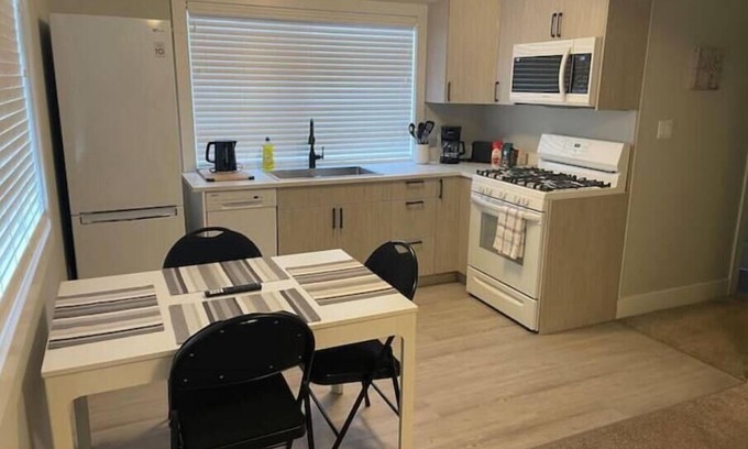Castlegar Casa | Peaceful & close to skiing/lakes
