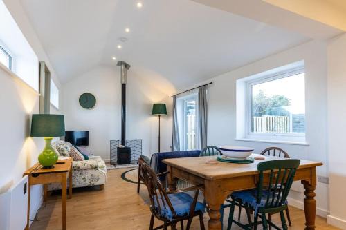 Irstead Casa | Peaceful Cottage by the Sea