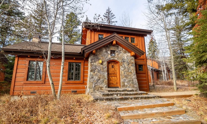 Tamarack Cabaña | Peaceful Cottage | Ski-In/Ski-Out, Private Hot Tub