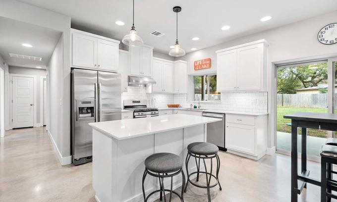 Yacht Harbor Cabaña | Paradise Barndominium