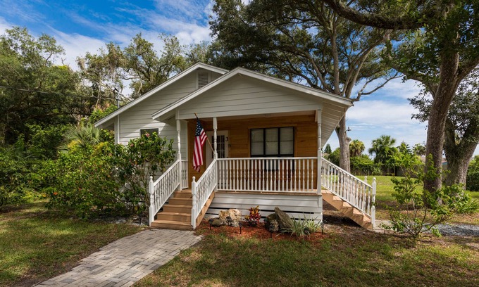 Marineland Acres Casa | Peaceful & cozy Driftwood cottages in Palm Coast! 3 Bay Drive, Palm Coast, FL