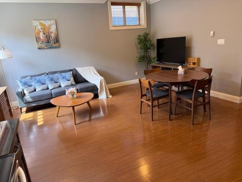 West Side Casa | Peaceful & Cozy Home with 3 rooms, 2 SHARED Bathrooms and SHARED Common Space