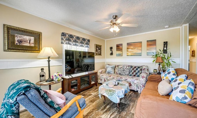 Stokes Casa | Peaceful Danbury Getaway - 3 Mi to Hanging Rock!