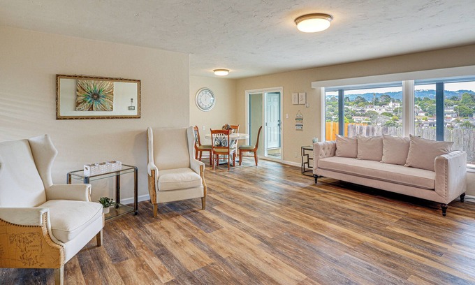 Del Rey Oaks Casa | Peaceful Del Rey Oaks Retreat: 2 Mi to Beaches!